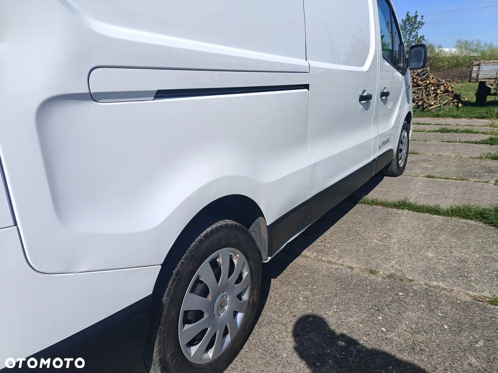 Renault Trafic L2H1 1.6 diesel 145kM 2018rok WEBASTO, CZUJNIKI PARKOWANIA, HAK, NIEWIELKI PRZEBIEG stan BDB, BEZWPADKOWY! - 21
