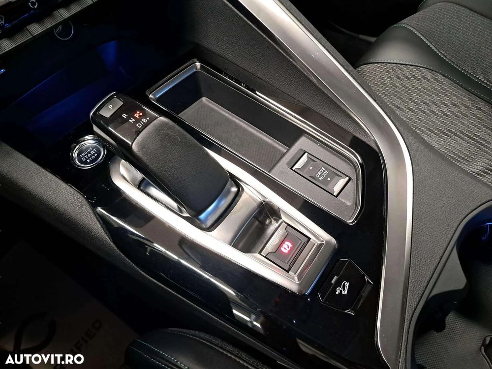 Peugeot 3008 PHEV 300 EAT8 4X4 Allure Pack - 17