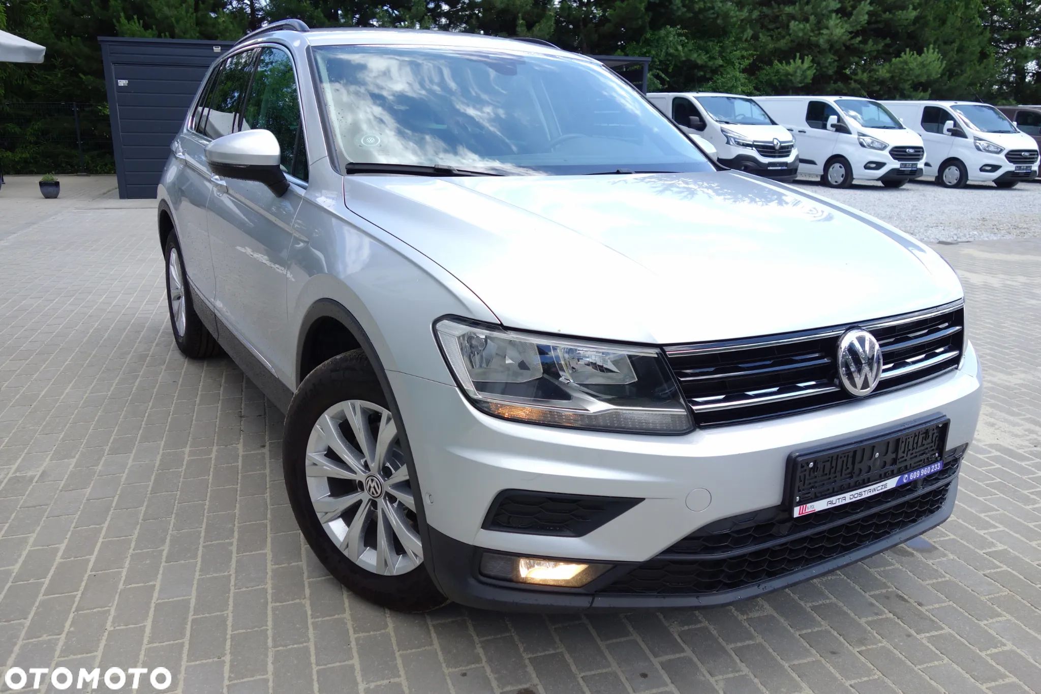 Volkswagen Tiguan - 1