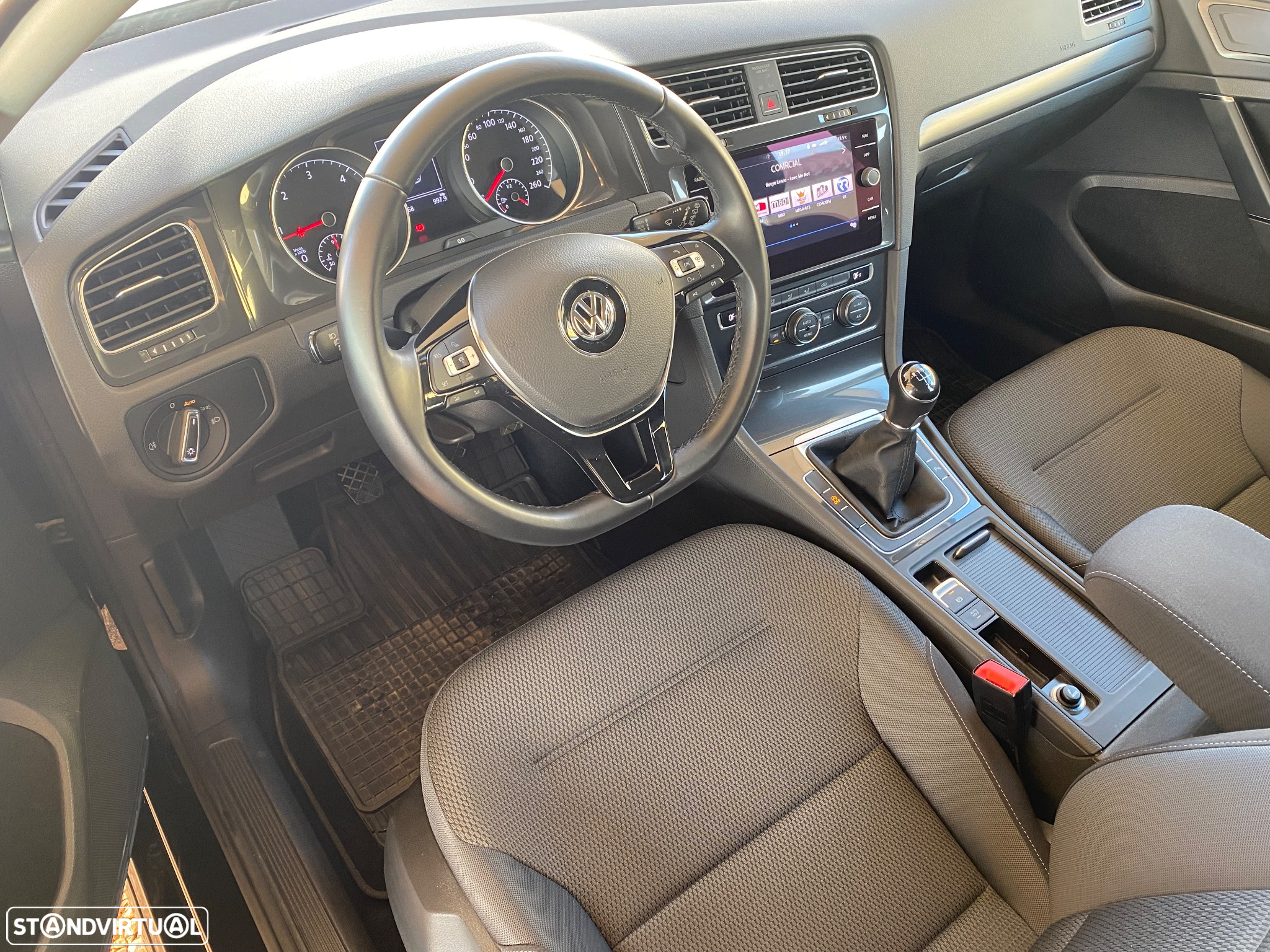 VW Golf 1.6 TDI R-Line - 9