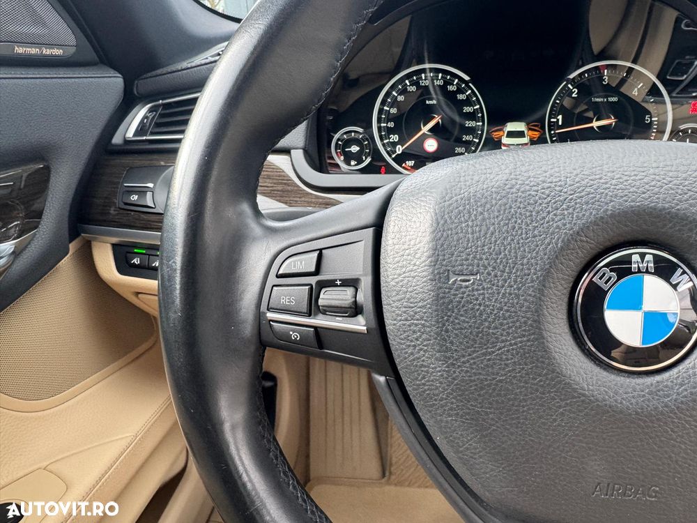 BMW Seria 7 740d Edition Exclusive - 28