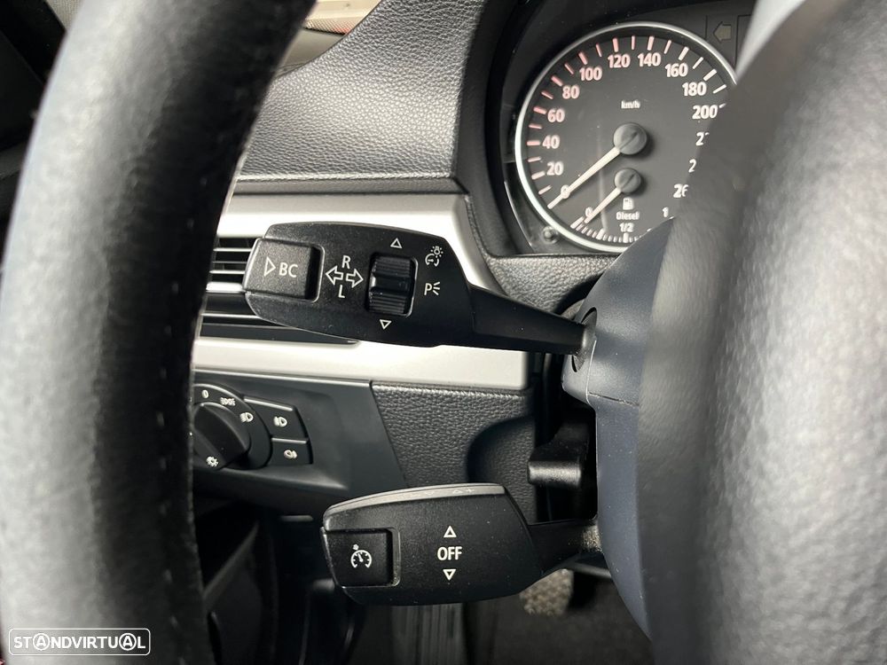 BMW 320 d EfficientDynamics - 21