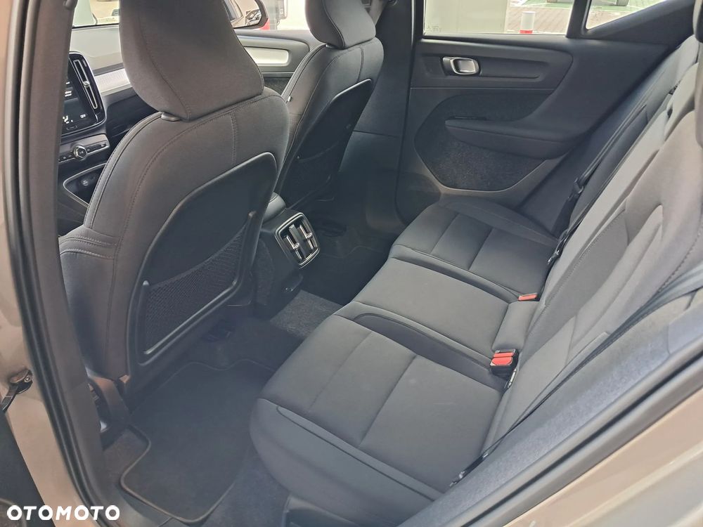 Volvo XC 40 T3 Momentum - 13
