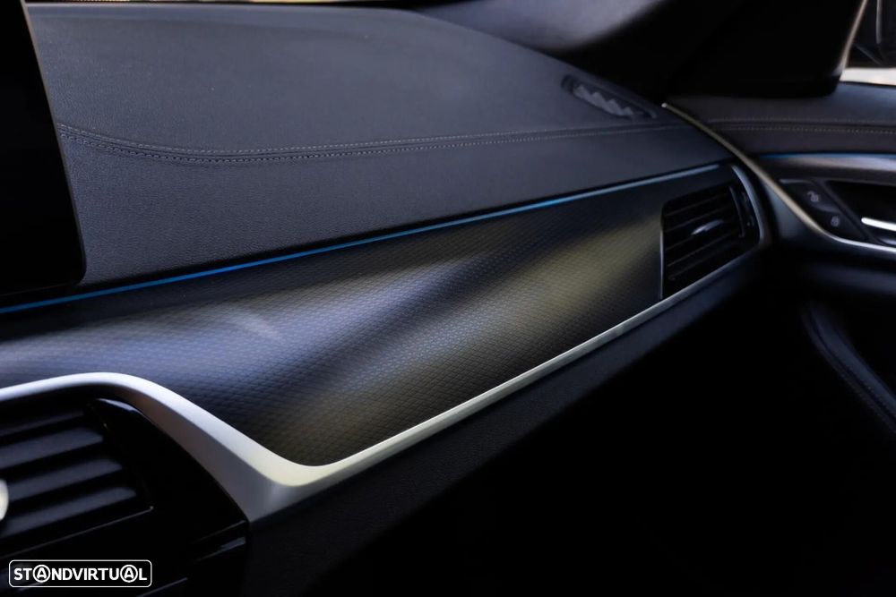 BMW 520 e Pack M - 52
