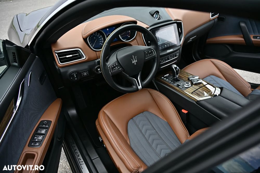 Maserati Ghibli GranLusso - 2