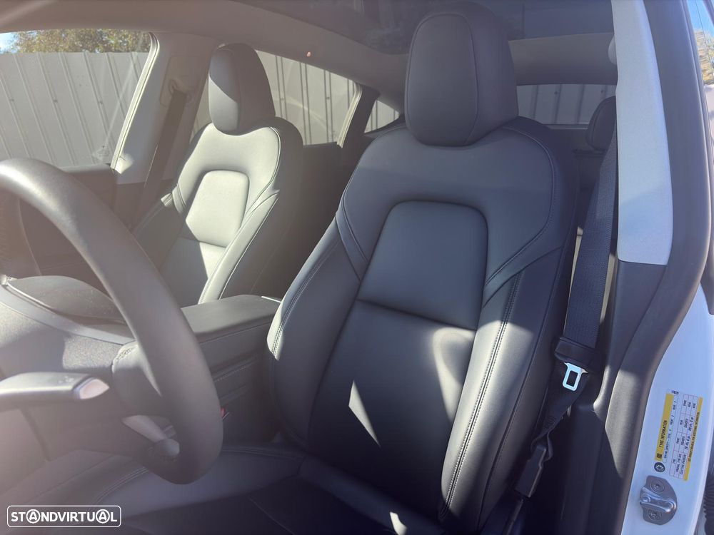 Tesla Model Y Long Range Dual Motor AWD - 12