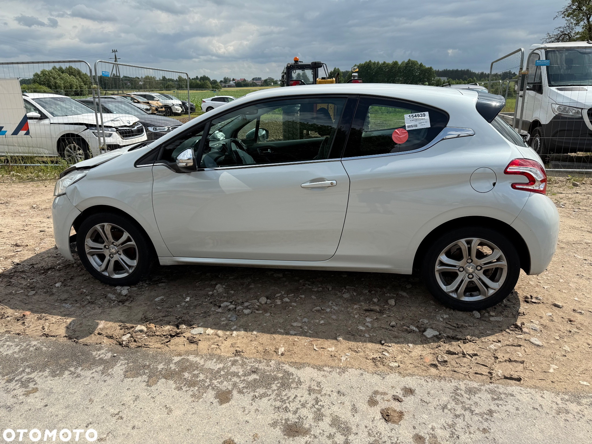 Peugeot 208 e-HDi 92 Stop&Start Allure - 8