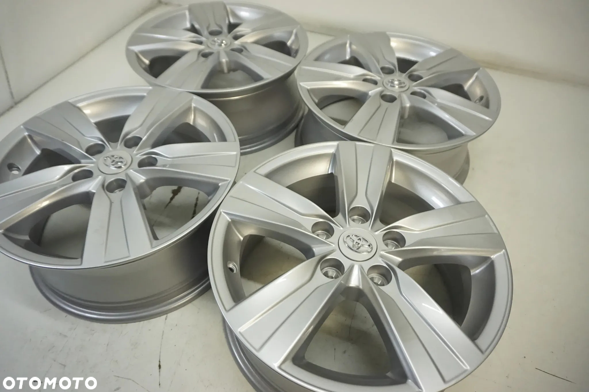 FELGI  ALUMINIOWE 16 TOYOTA CAMRY AURIS AVENSIS COROLLA RAV-4 CH R PREVIA YARIS IV CROSS  5X114,3 - 2