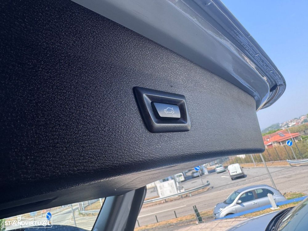 BMW X1 25 e xDrive Corporate Edition - 6