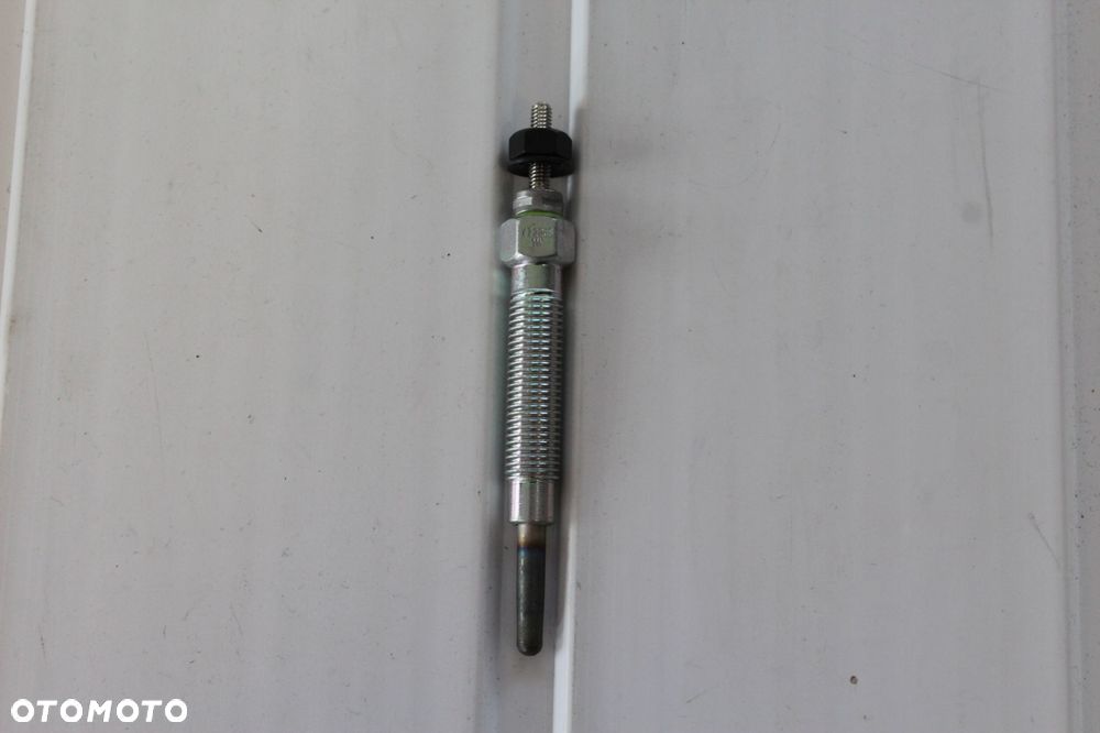 świeca żarowa hyundai mitsubishi nissan oryg 3671042021 komplet 4szt - 1