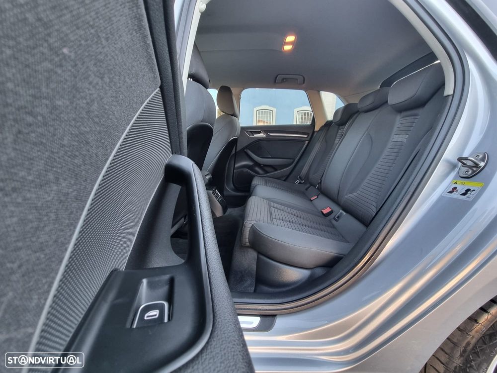 Audi A3 Sportback 1.6 TDI Advance Ultra - 7