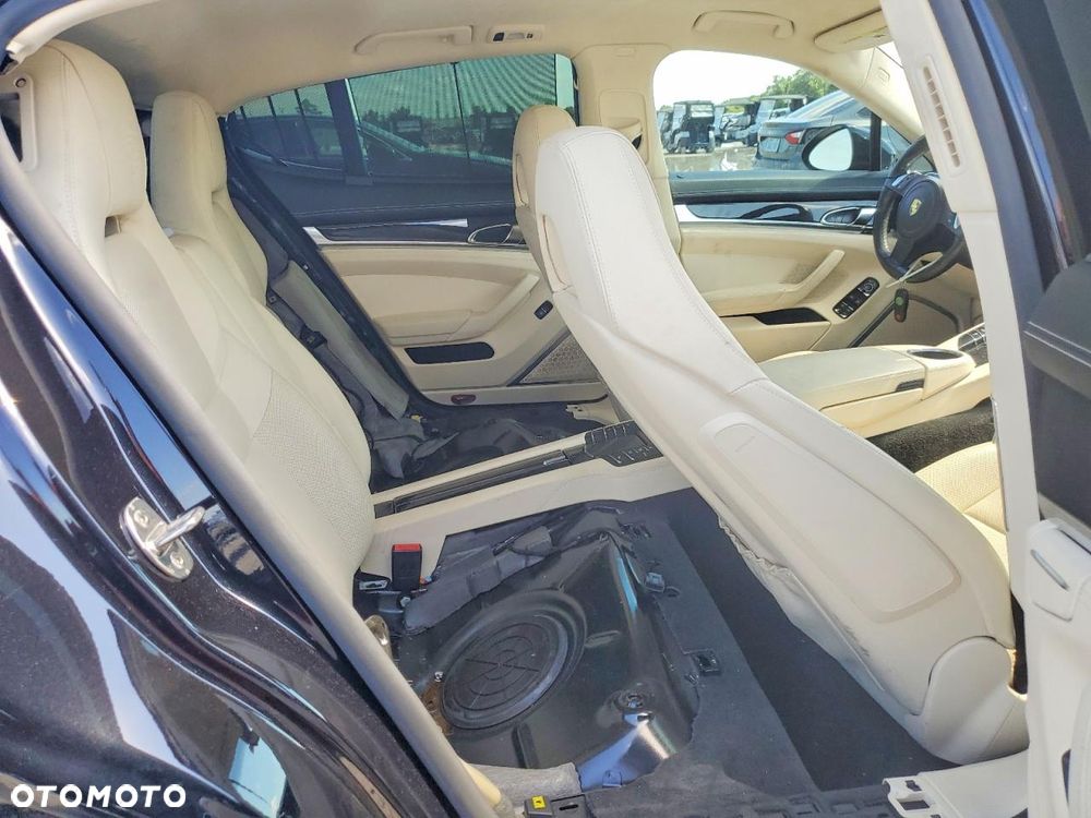 Porsche Panamera - 11