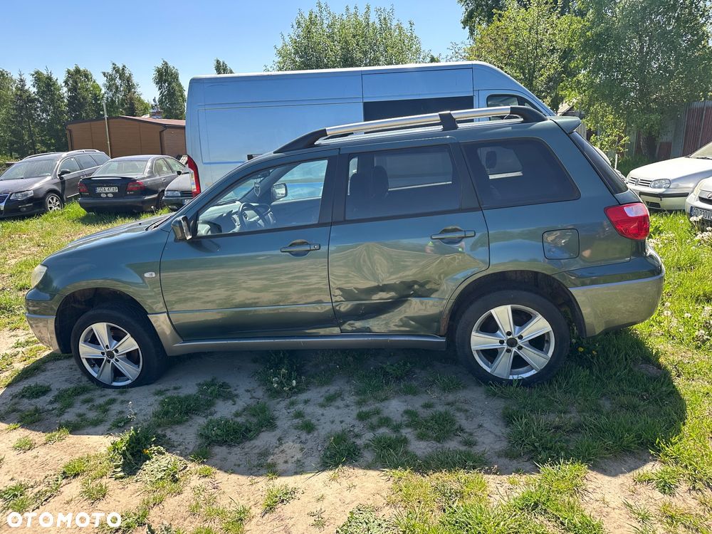 Mitsubishi Outlander 2.0 4WD Invite - 10
