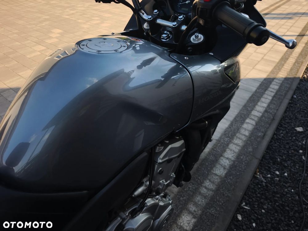 Honda CBF - 24