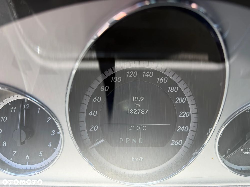 Mercedes-Benz Klasa E 200 CDI DPF BlueEFFICIENCY Automatik Avantgarde - 15