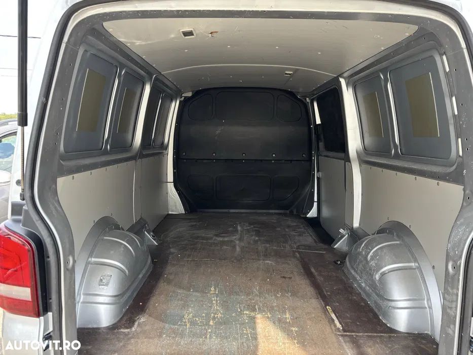 Volkswagen Transporter - 4