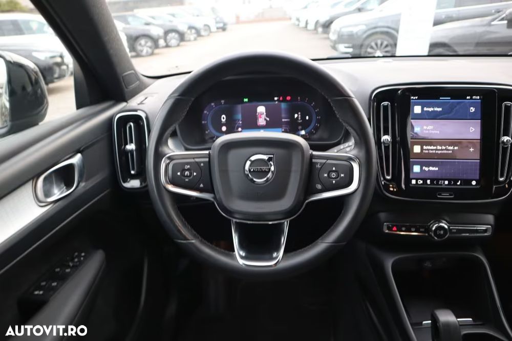 Volvo XC 40 B4 AT8 Mild Hybrid Momentum Pro - 3