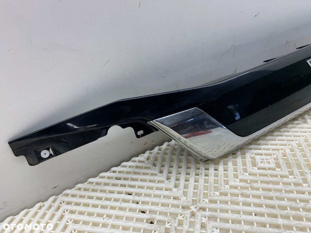 LISTWA KLAPY TYŁ  MITSUBISHI OUTLANDER III (GG_W, GF_W, ZJ, ZL, ZK) 2010 - 2022 2.0 Hybrid 4WD - 2