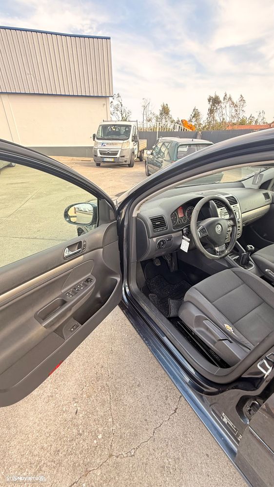 VW Golf 1.9 TDi BlueM. Confortline - 9