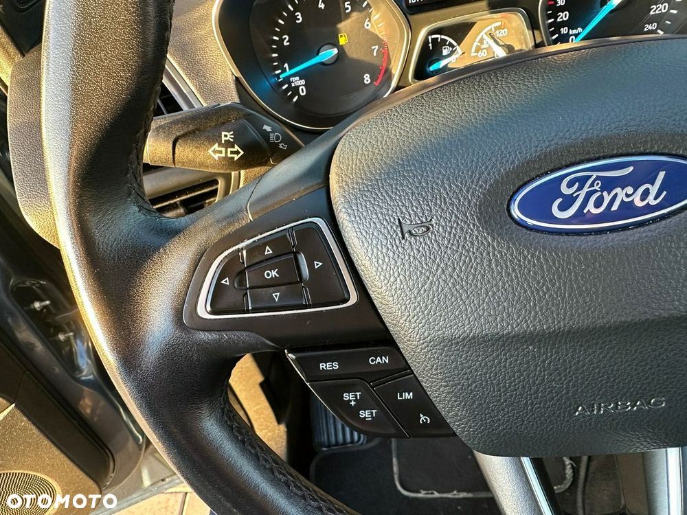 Ford Kuga 1.5 EcoBoost 2x4 Trend - 21