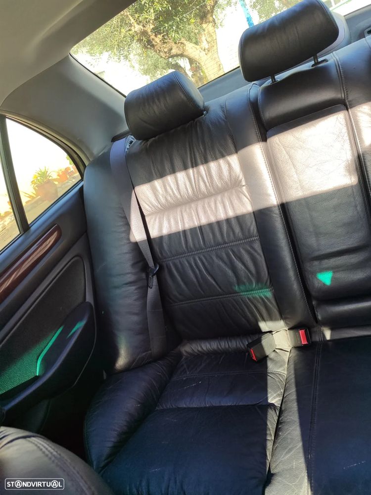 Honda Accord 2.0 ES - 10