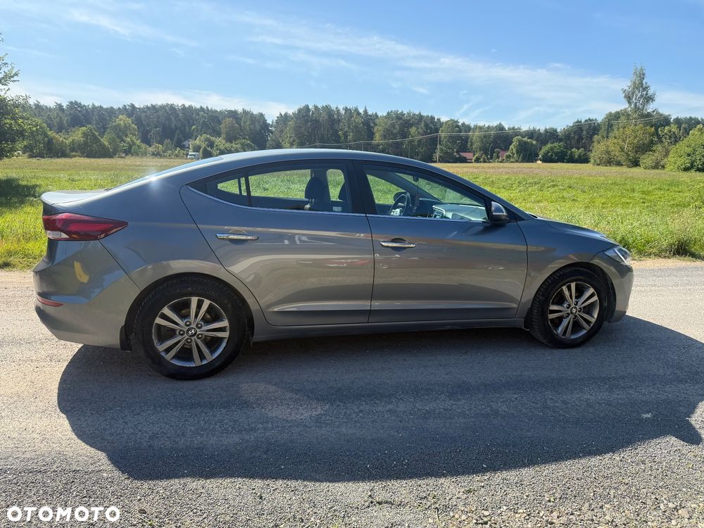 Hyundai Elantra 1.6 Premium - 4