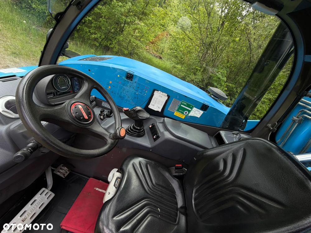 Manitou MT625H. Wersja COMFORT lepsza od Easy!! Ładowarka Teleskopowa 6 metrów Wysuw. Udźwig 2,5tony. Jak Nowa z Salonu. Pochodzi z Gospodarstwa Norweskiego! 2017rok. przebieg tylko 3200mtg. Silnik Kubota 4cyl. Mocny 80 Km. ZERO ZUŻYCIA ORYGINAŁ. Bez luzów i wycieków. Aktualna DEKRA BMWT. Mała Gabarytowo a Bardzo wydajna maszyna. Opony Nowe! Szybka wolna jazda. 3tryby skrętu! Zadbany sprzęt. Okazja - 10