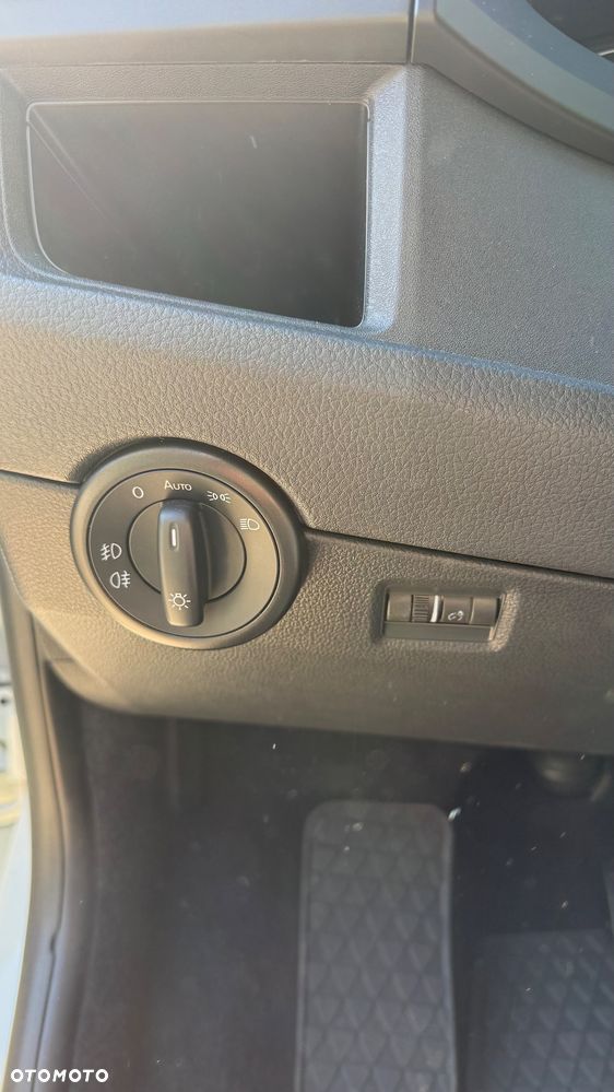 Volkswagen Caravelle - 16