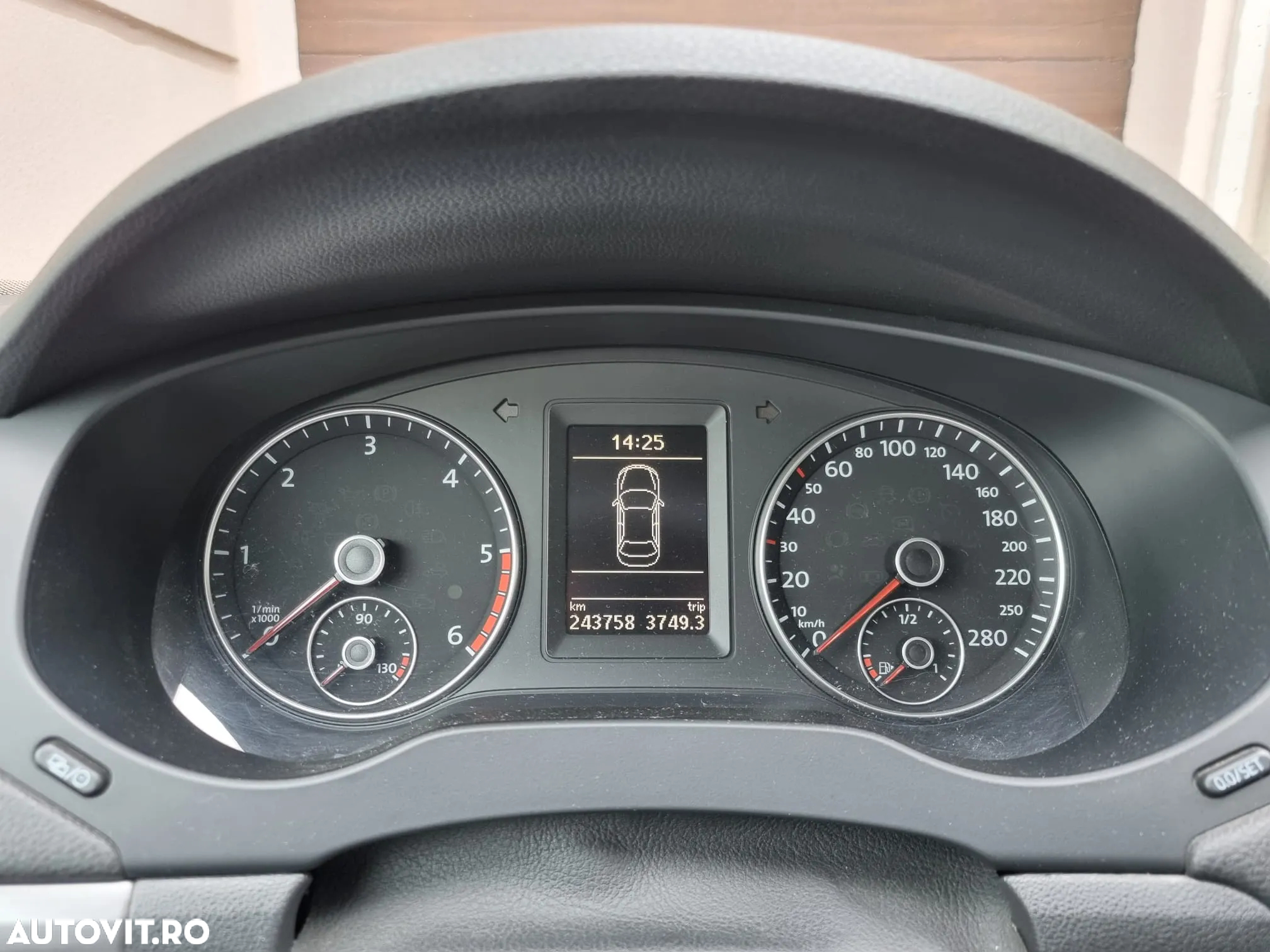 Volkswagen Jetta 2.0 TDI CR DPF DSG Highline - 11