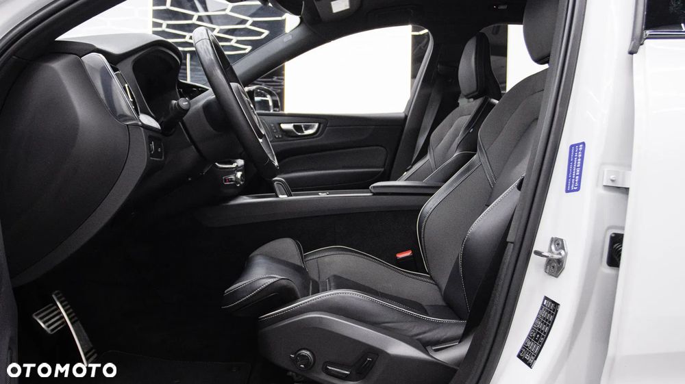 Volvo XC 60 T6 AWD Recharge Ultimate Black Edition - 9