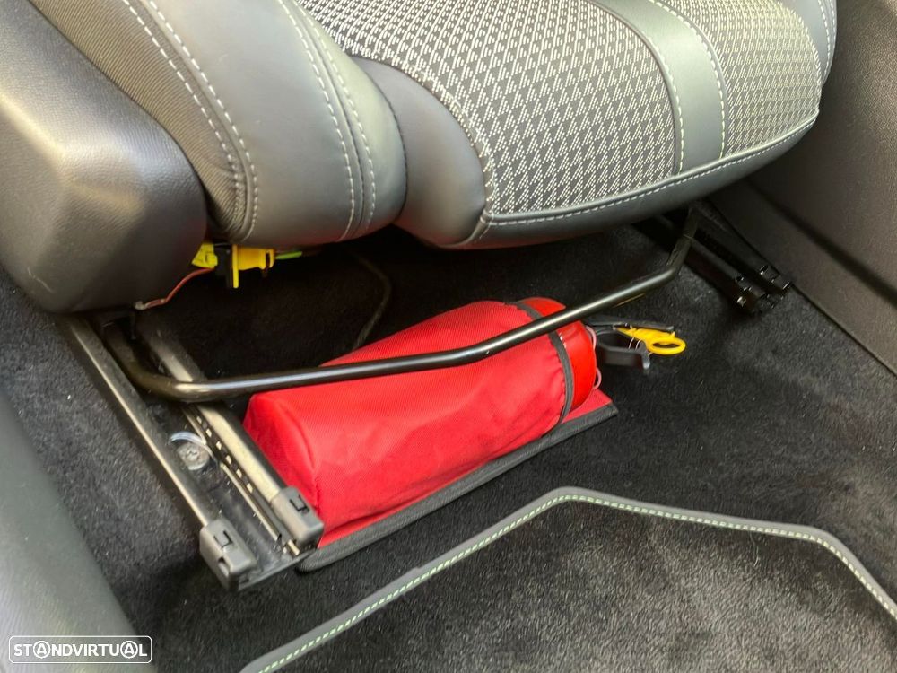 Peugeot 208 1.2 PureTech GT Pack EAT8 - 19