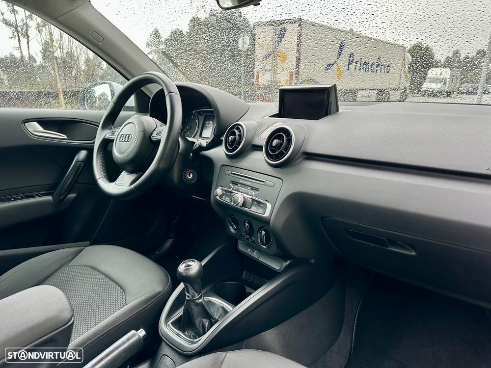 Audi A1 Sportback 1.6 TDI design - 30