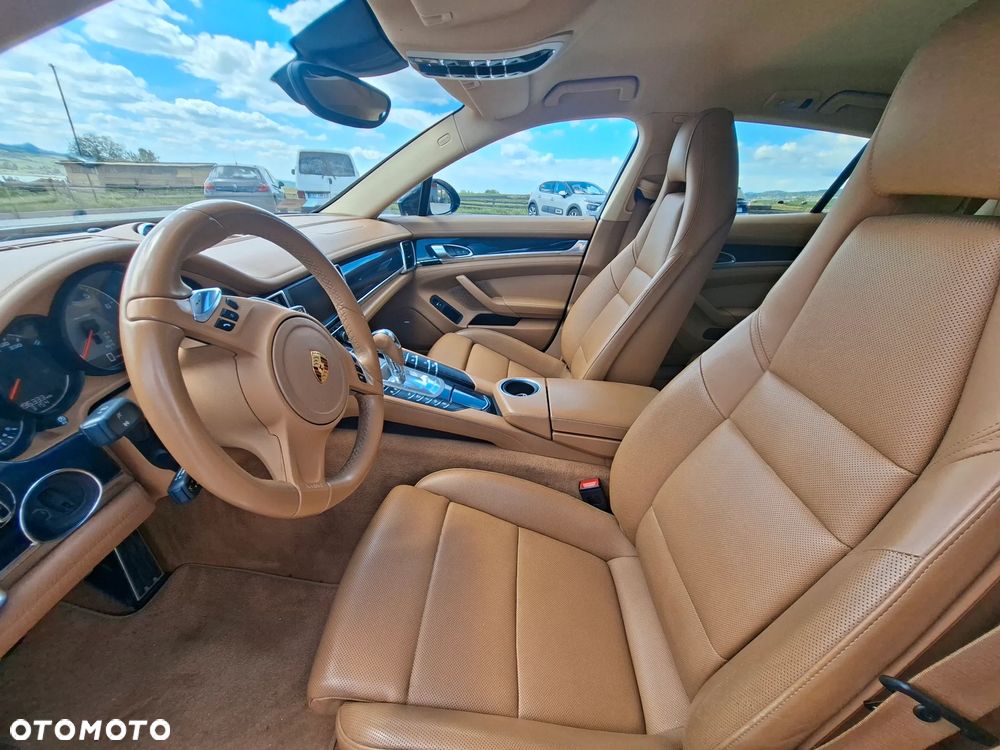 Porsche Panamera 4S - 11