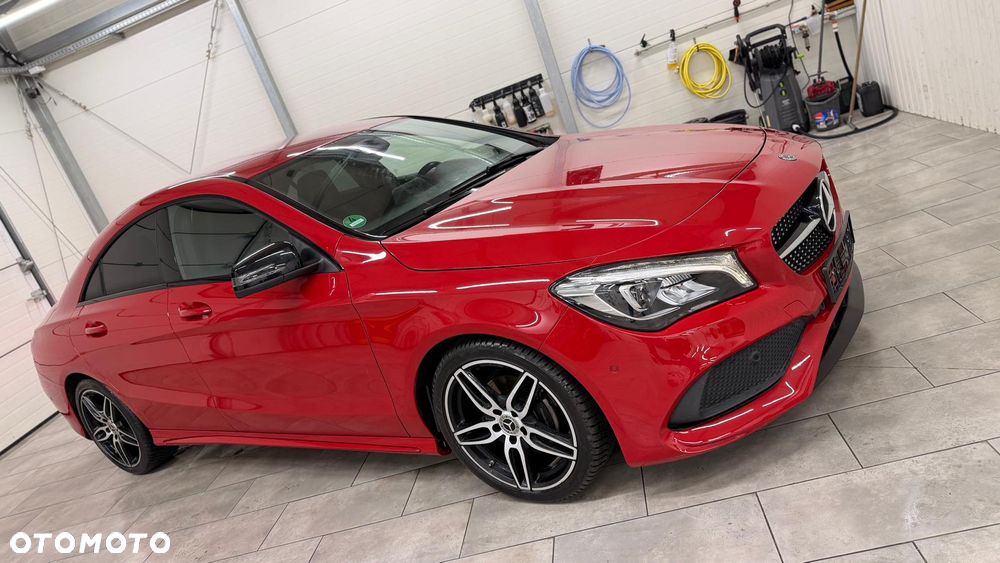 Mercedes-Benz CLA 180 AMG Line - 2