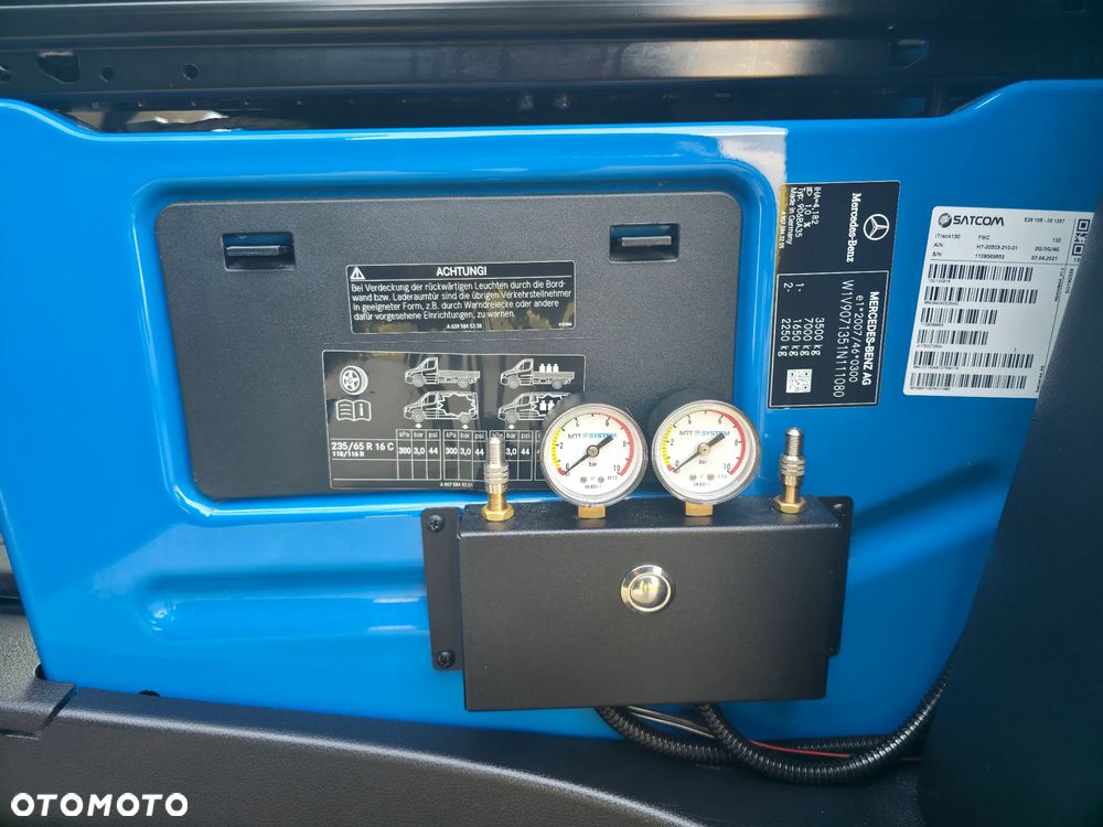 Mercedes-Benz Sprinter - 9