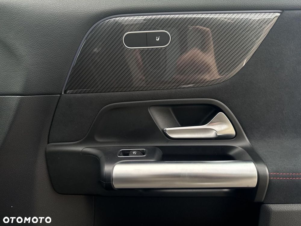 Mercedes-Benz GLA - 19