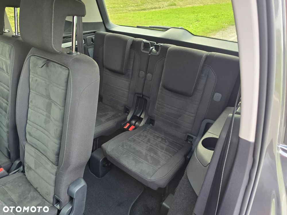 Volkswagen Touran 2.0 TDI SCR Highline - 27