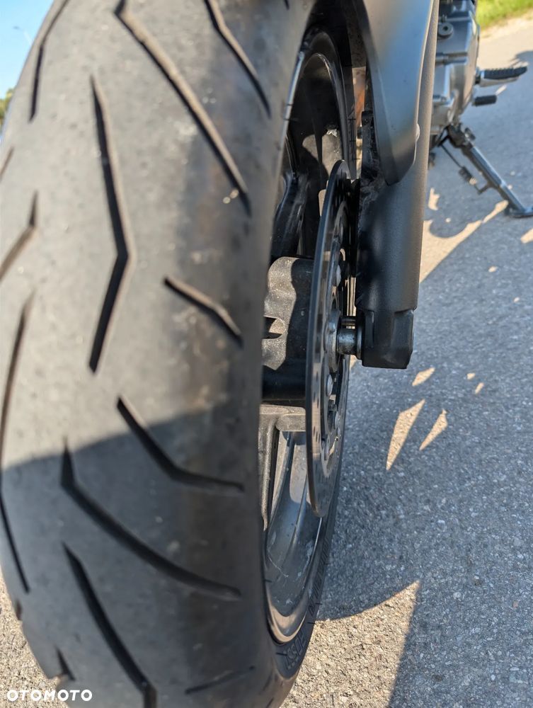 Suzuki Gladius - 8