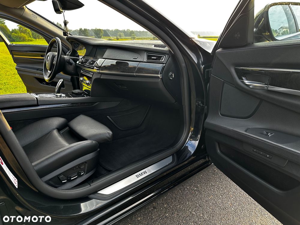 BMW Seria 7 730d - 26
