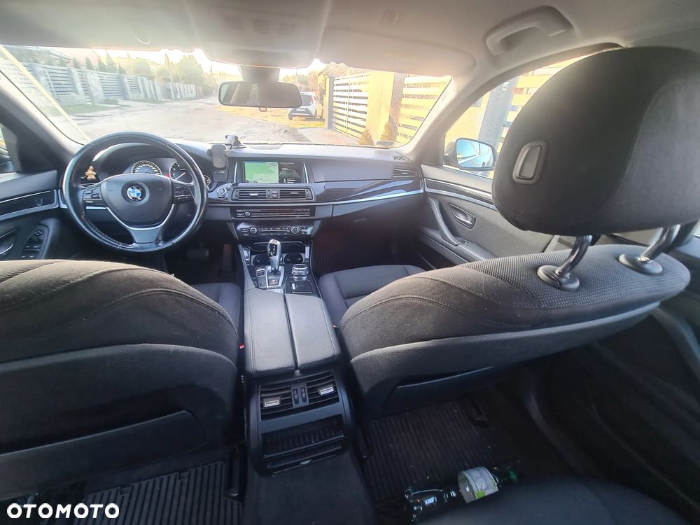 BMW Seria 5 520i - 10