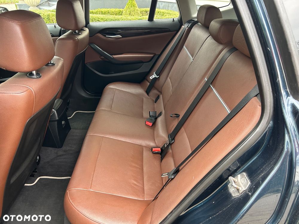 BMW X1 xDrive18d xLine - 16