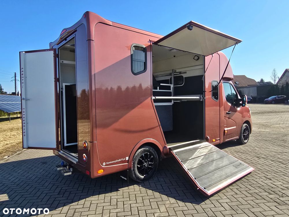 Renault Master Koniowóz - 10