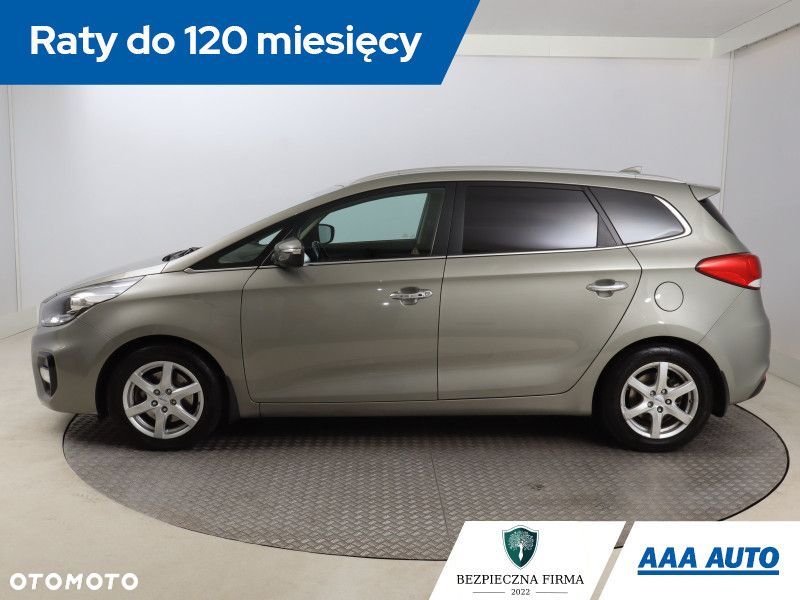 Kia Carens - 4