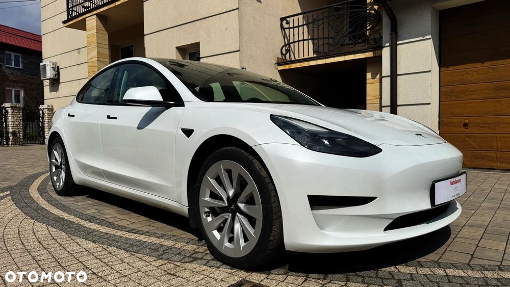 Tesla Model 3 Standard Reichweite Plus Hinterradantrieb - 11