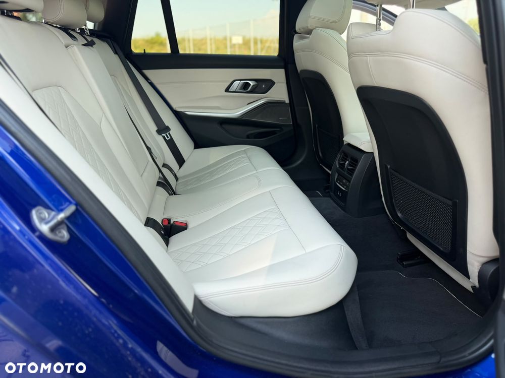 BMW Seria 3 M340d xDrive - 37