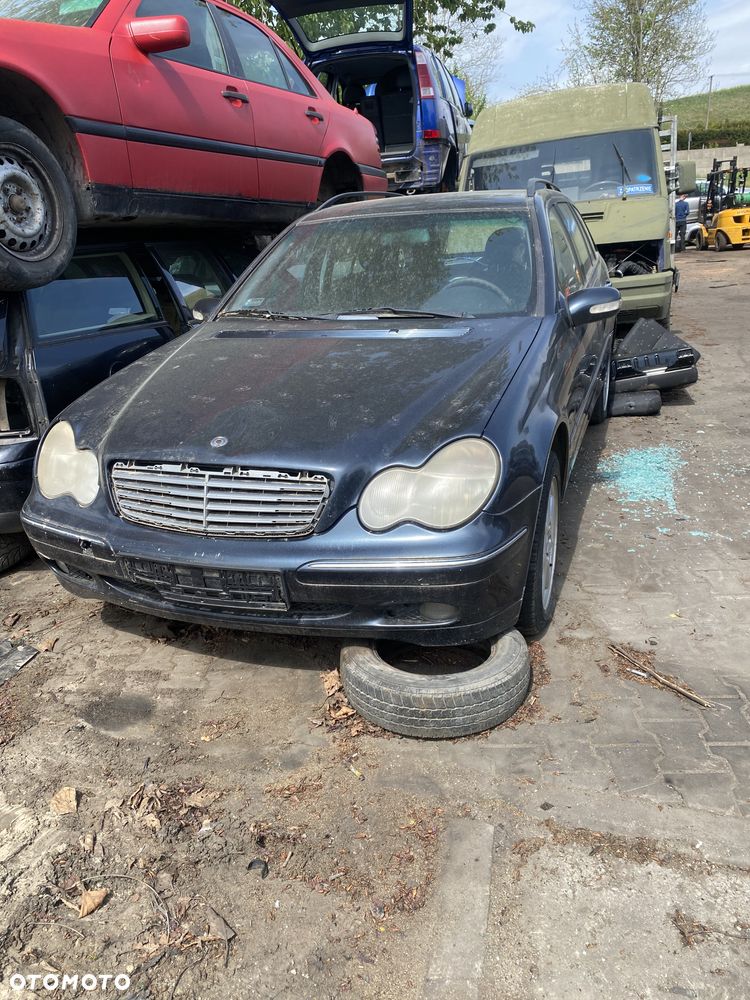 Mercedes B180 na częsci - 2