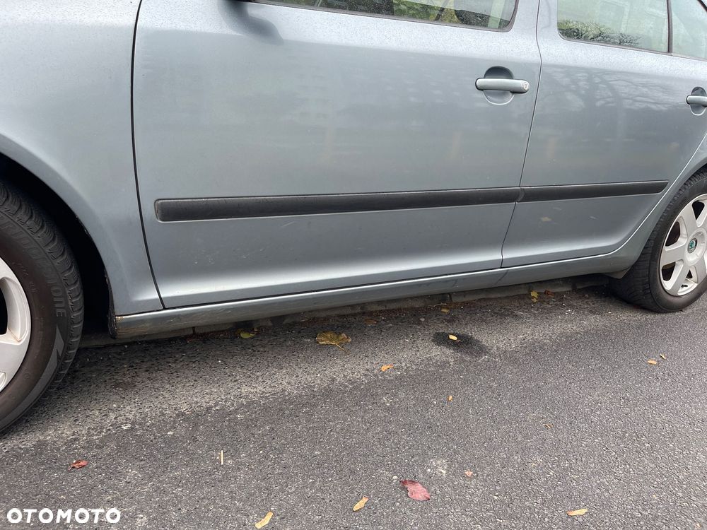 Skoda Octavia 1.6 Ambiente - 8