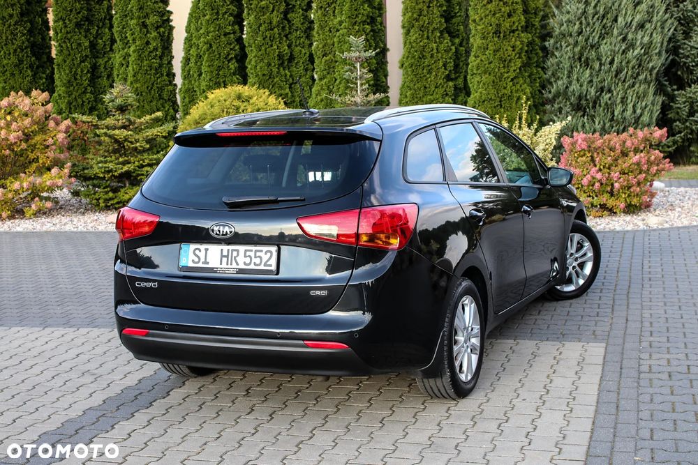 Kia Ceed 1.6 CRDi 128 ISG SW Vision - 16