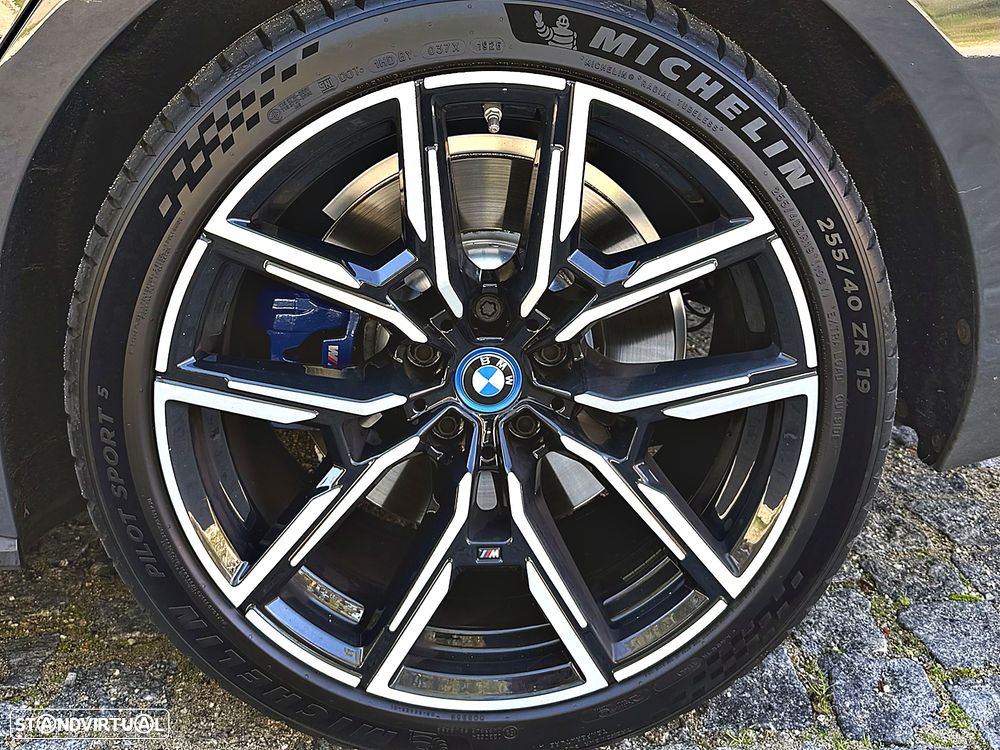 BMW i4 eDrive40 Pack Desportivo M - 9
