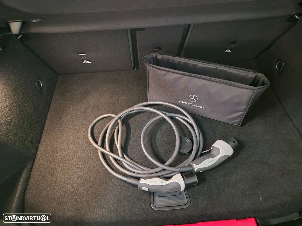 Mercedes-Benz A 250 e AMG Line - 25